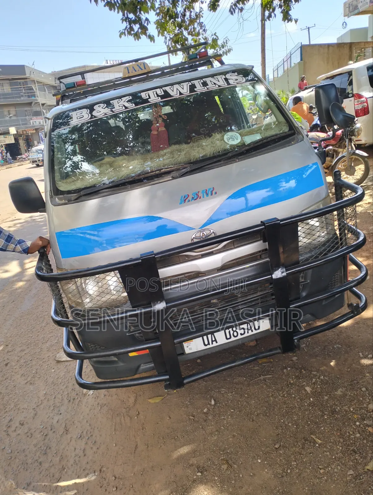 Toyota HiAce 2012 Silver