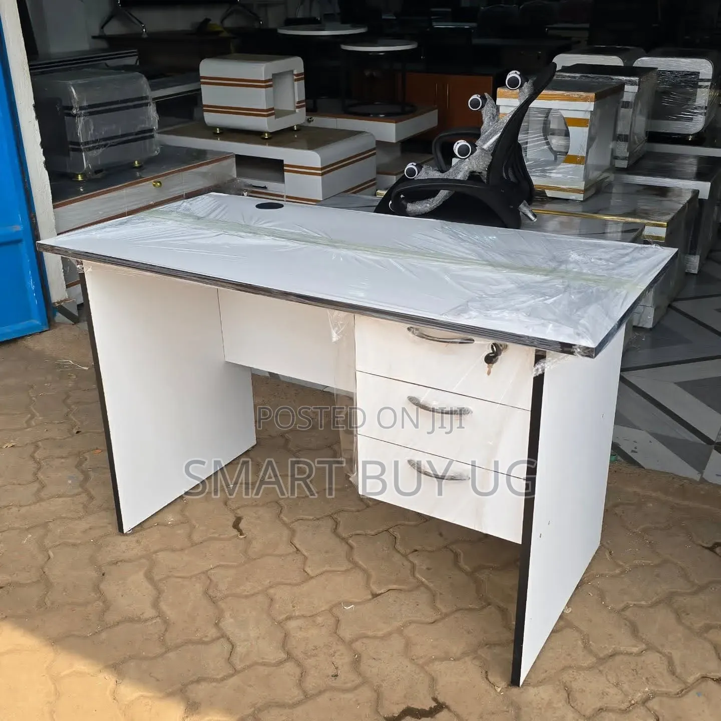 Office Desk With Drawers/Modern Work Table