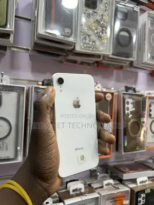 Apple iPhone XR 64 GB White