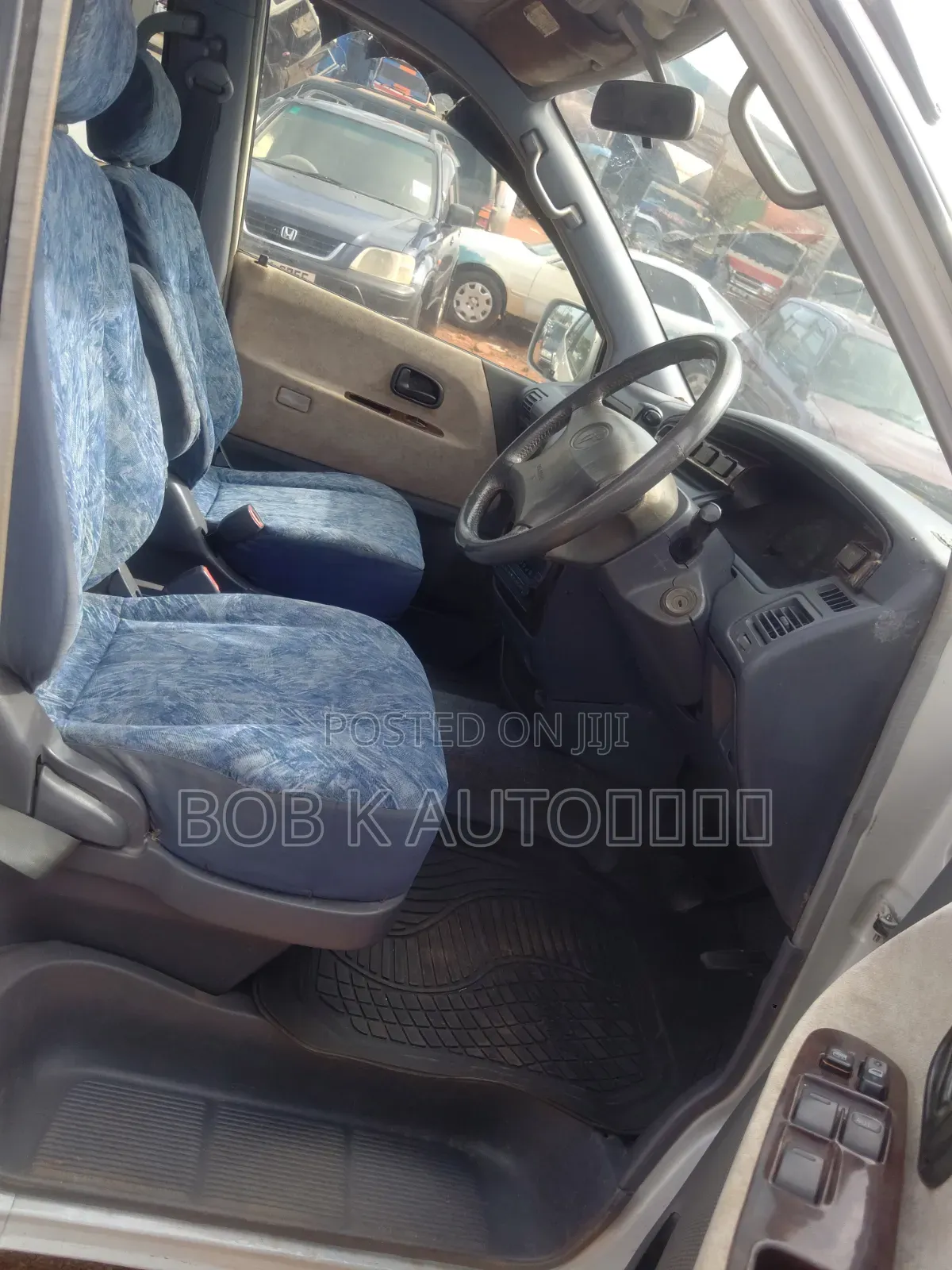 Toyota Noah 2001 White