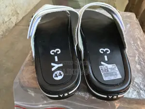 Wholesale Brand New Shoes for All Types