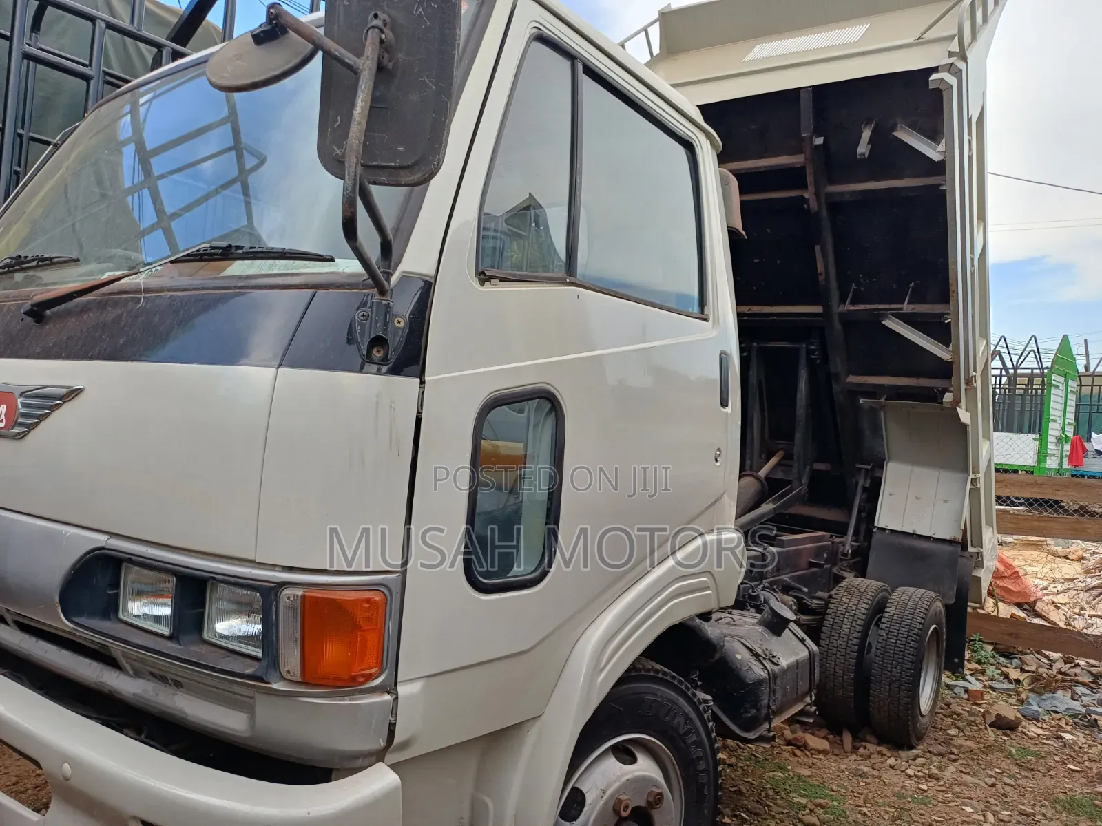 Hino Tipper