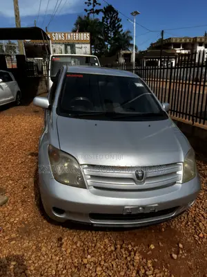 Toyota IST 2007 Silver