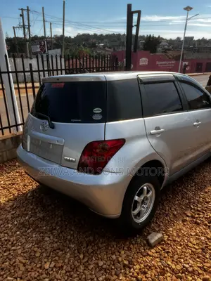 Toyota IST 2007 Silver