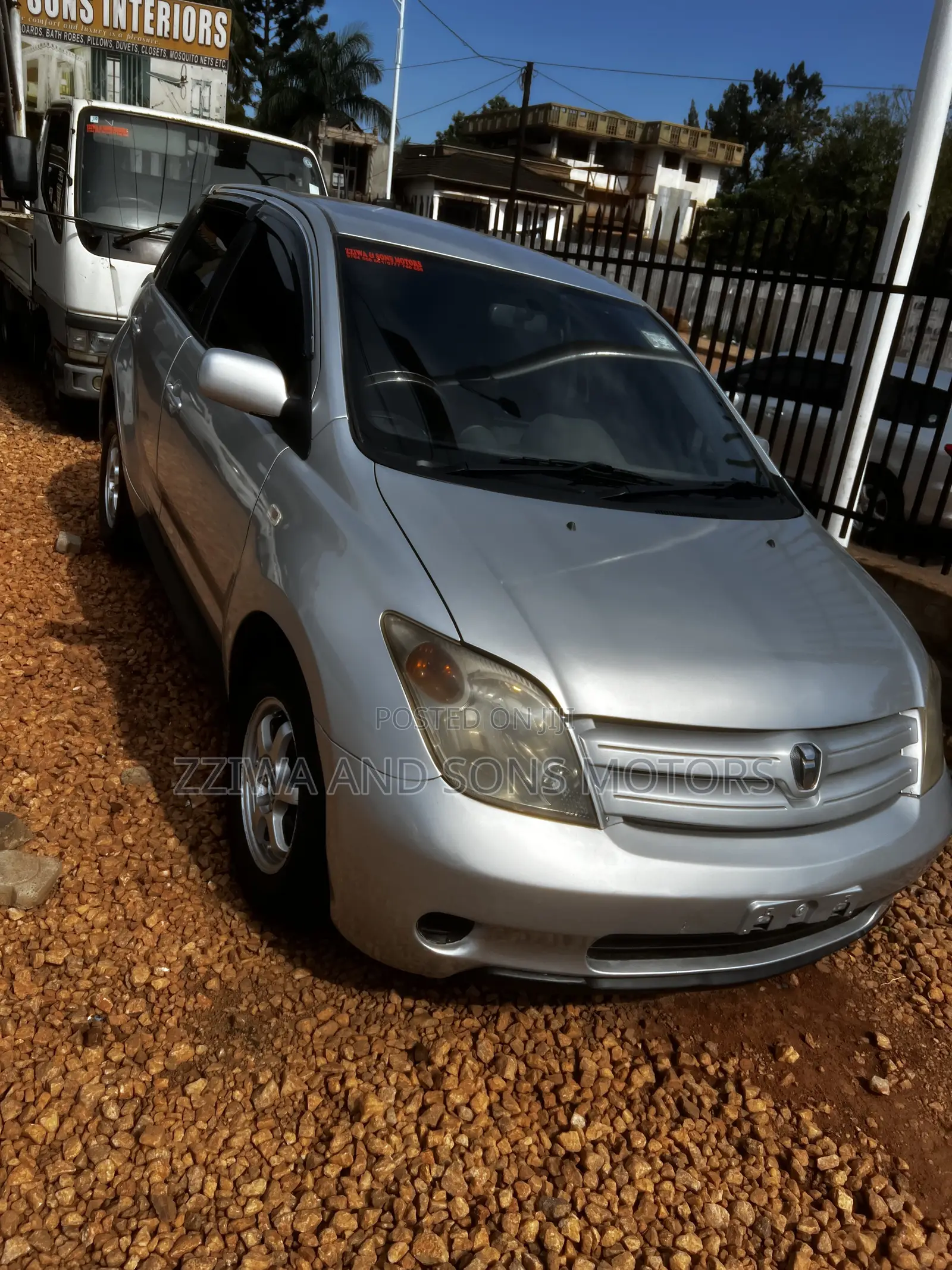 Toyota IST 2007 Silver