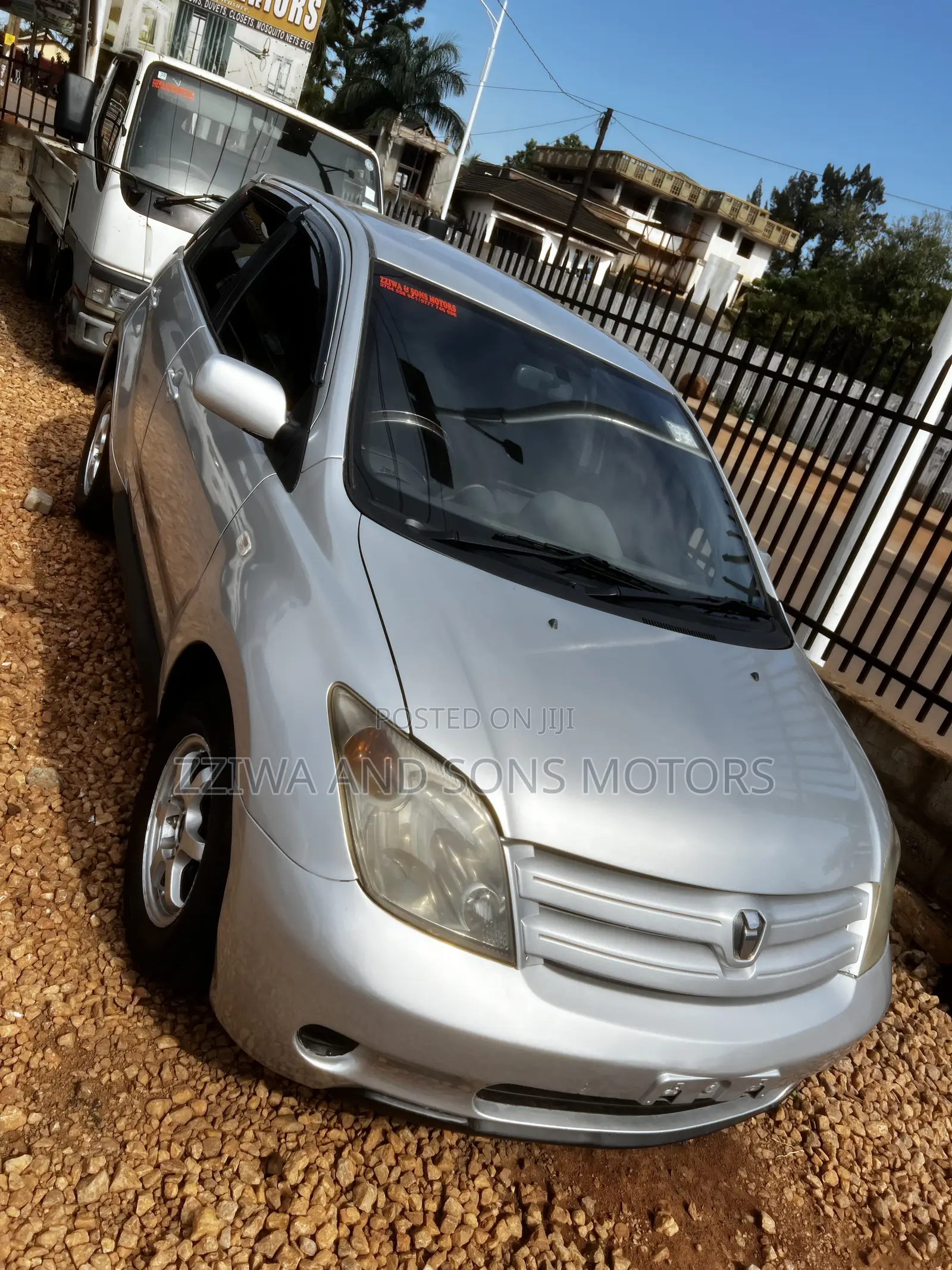 Toyota IST 2007 Silver