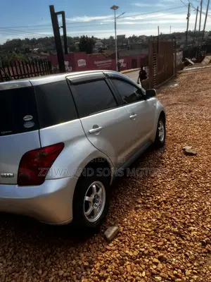 Toyota IST 2007 Silver