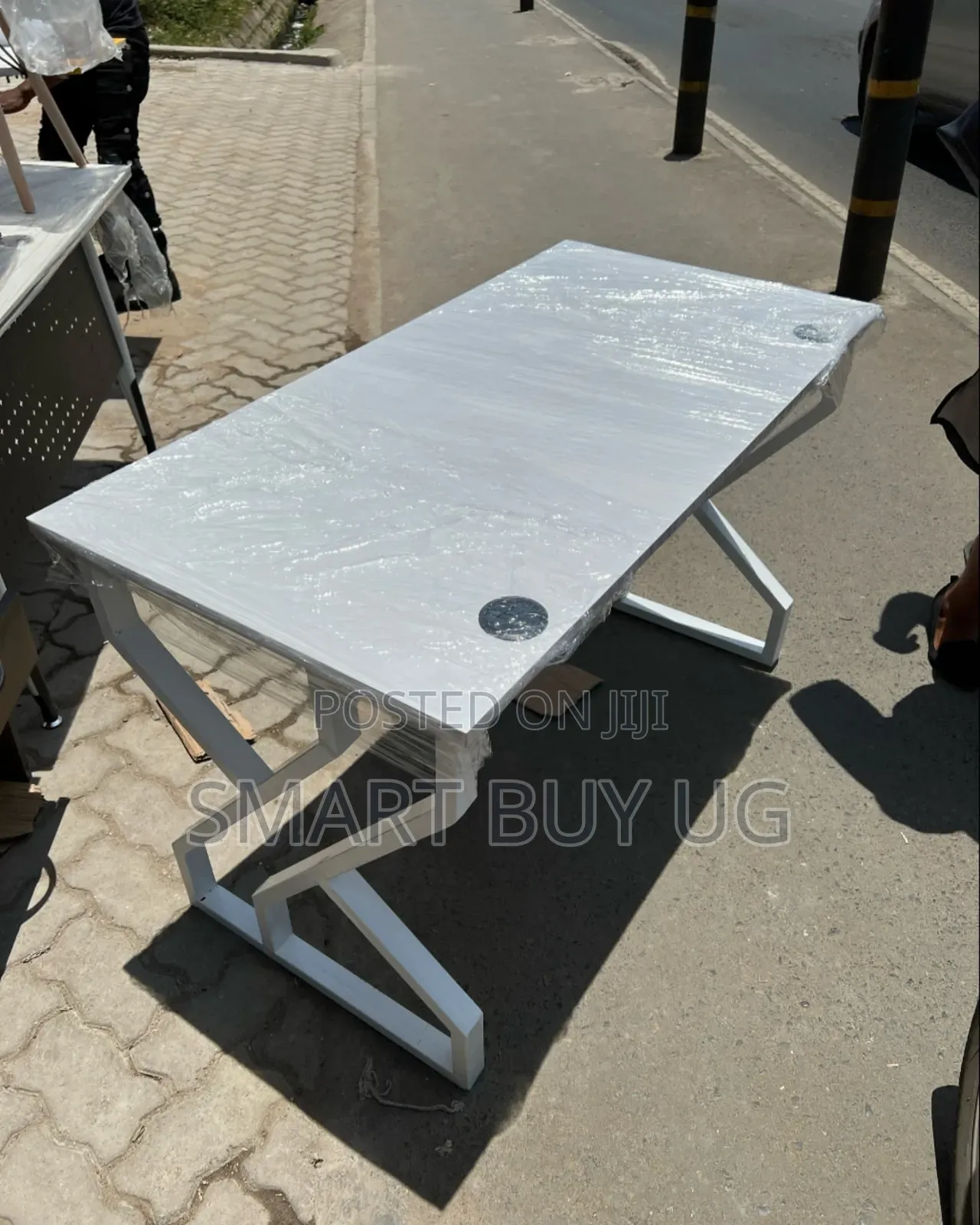 Modern Executive Table/Office Desk 920