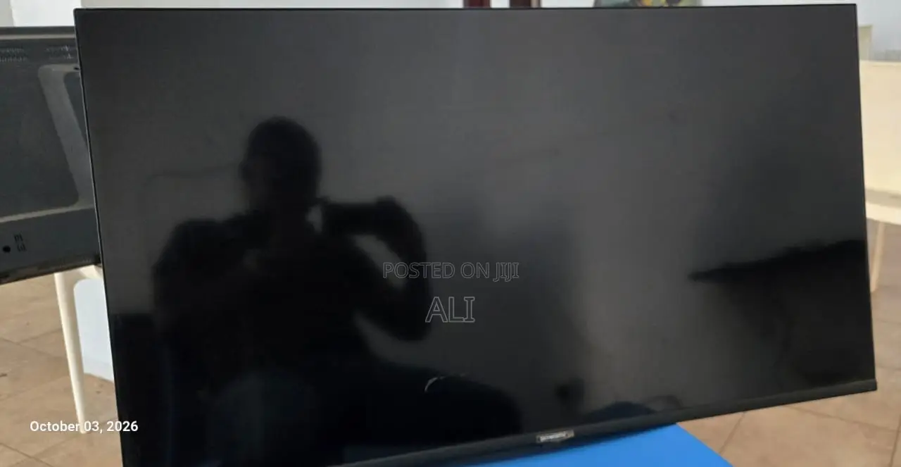 40 Inch Hisense SmartTv at 650, Hisense at 600, Sky at 600