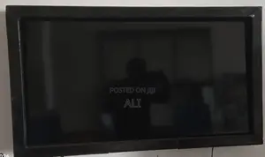 40 Inch Hisense SmartTv at 650, Hisense at 600, Sky at 600