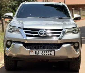 Toyota Fortuner 2.8 D AWD 2015 Silver