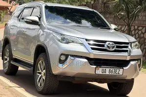Toyota Fortuner 2.8 D AWD 2015 Silver