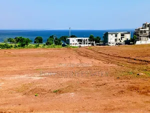Garuga Lakeview Estate. 25 Decimals at 320M