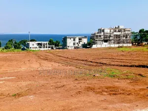 Garuga Lakeview Estate. 25 Decimals at 320M