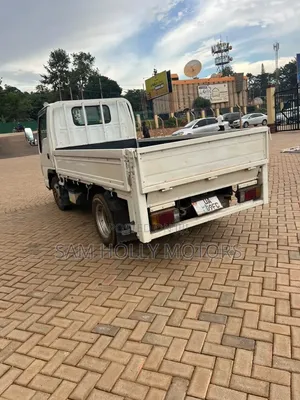 Isuzu ELF Truck 2020 White