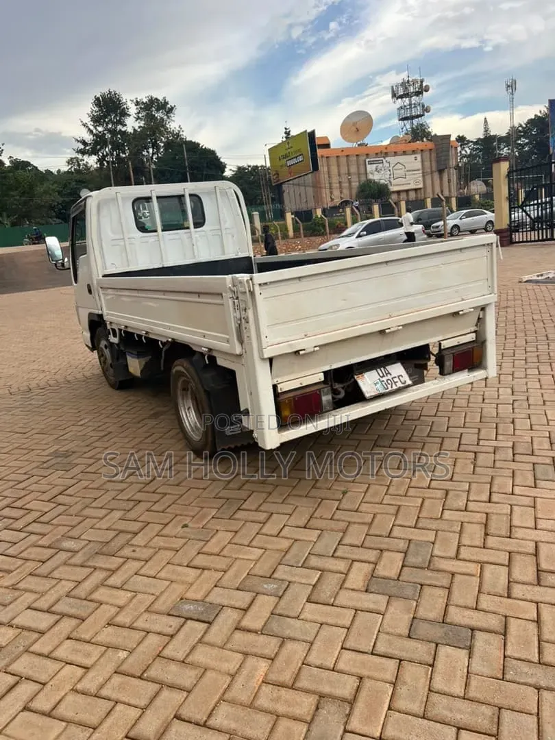 Isuzu ELF Truck 2020 White