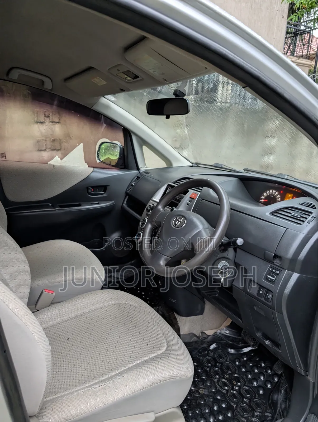 Toyota Ractis 1.3 FWD 2007 Silver