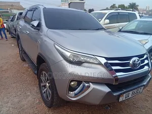 Toyota Fortuner 2.8 D AWD 2015 Silver