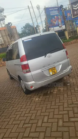 Toyota Noah 2006 Silver