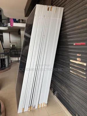 Grade a 590w Mono Crystalline Solar Panels