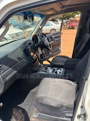Mitsubishi Pajero 2012 White