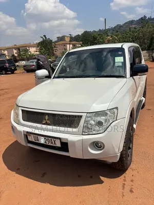 Mitsubishi Pajero 2012 White