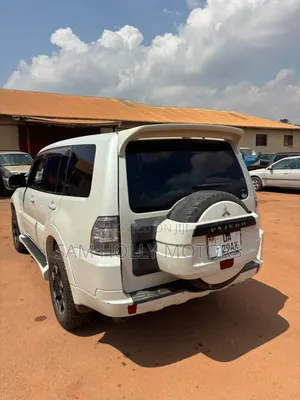 Mitsubishi Pajero 2012 White