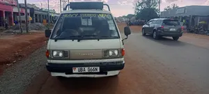 Toyota HiAce 1998 White