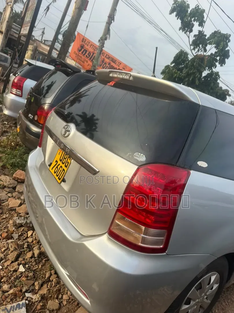 Toyota Wish 2006 Silver