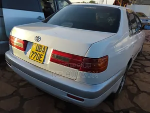 Toyota Premio 2002 White