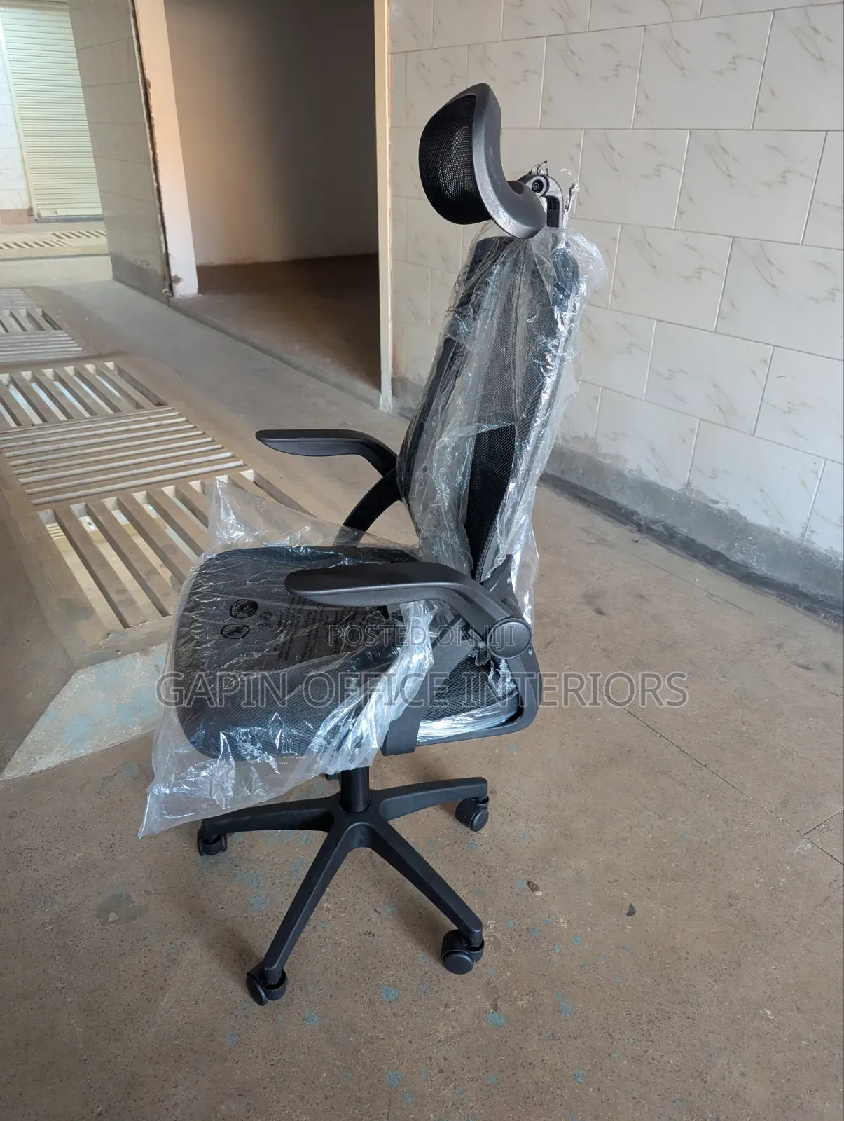 Brand New Adjustable Headrest Office Chair// Office Furniture