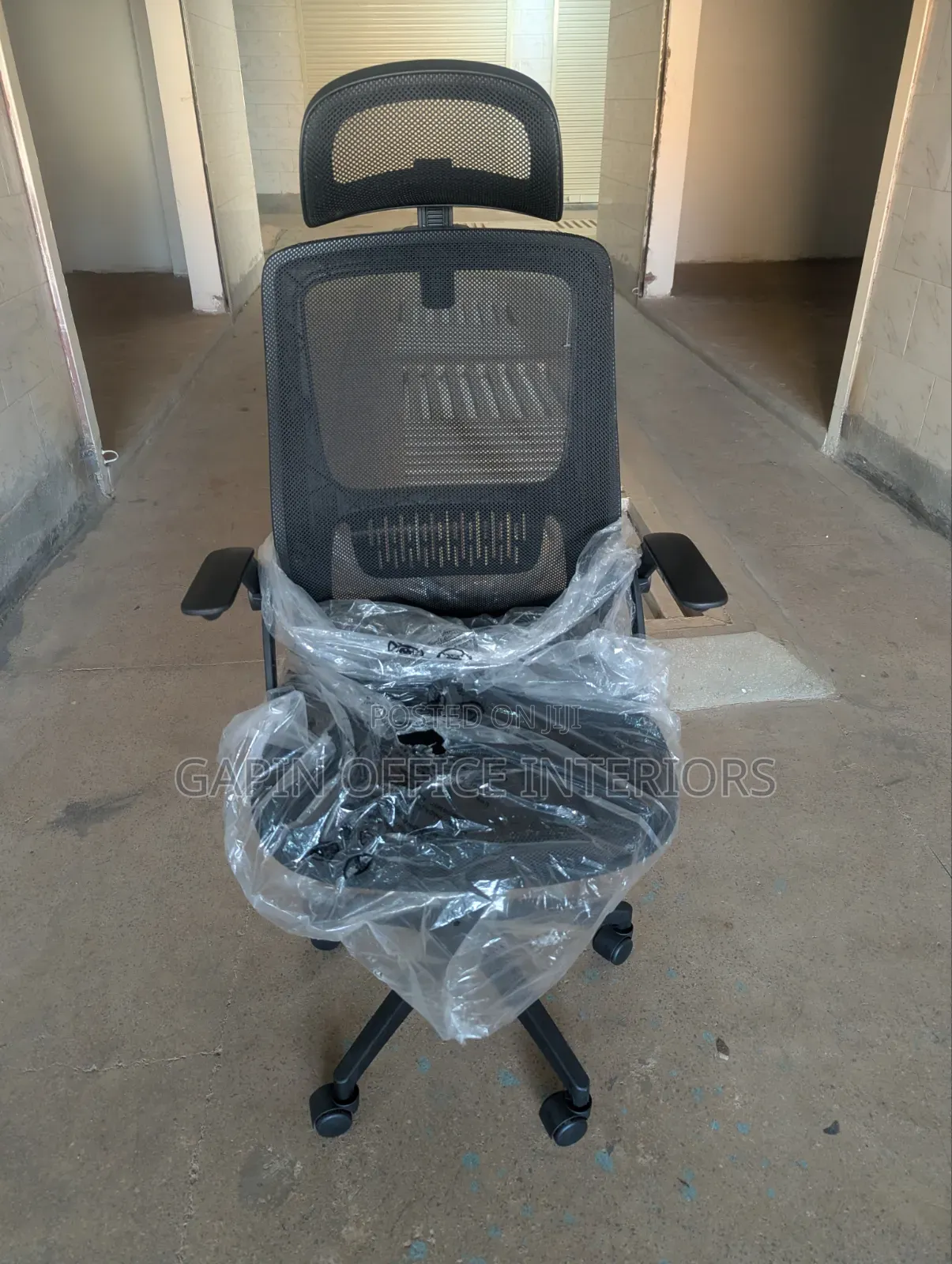 Brand New Adjustable Headrest Office Chair// Office Furniture