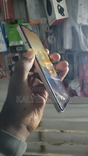 Infinix Hot 30i 128 GB Orange