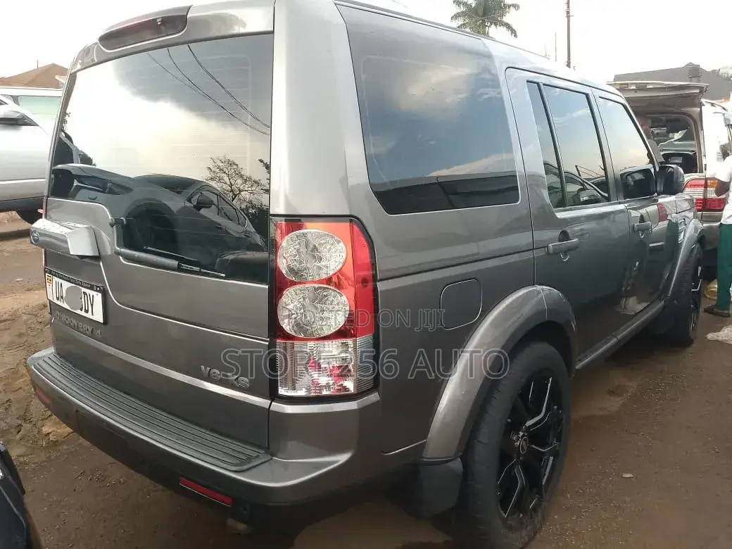 Land Rover Discovery 2013 Gray