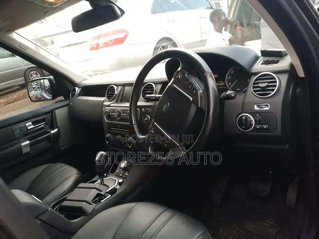 Land Rover Discovery 2013 Gray
