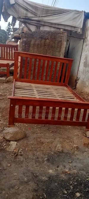 5x6 Shinny Brown Bed