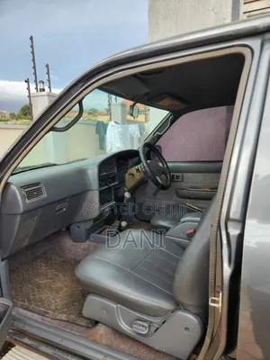 Toyota Hilux 1995 Gray