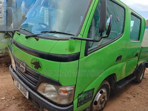 Hino Double Cabin