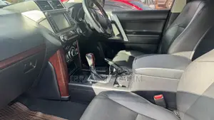 Toyota Land Cruiser Prado 2017 White