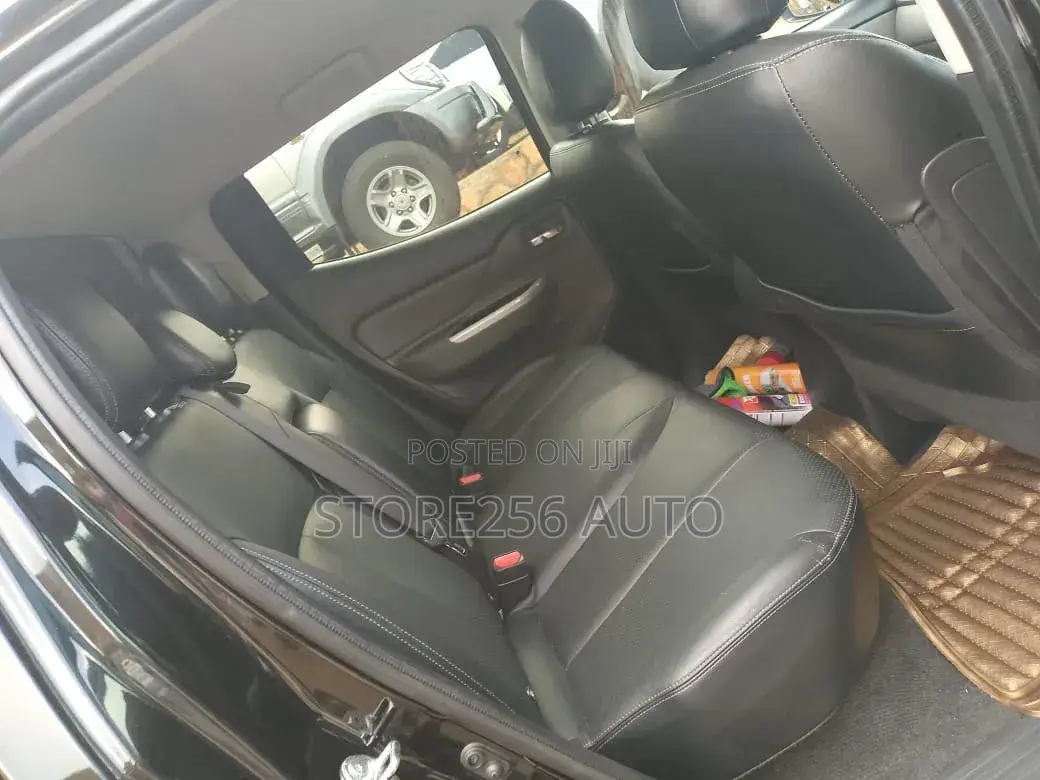 Mitsubishi L200 Double Cab 2.4 181hp 4WD 2017 Black