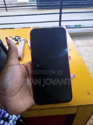 Apple iPhone 11 64 GB Red