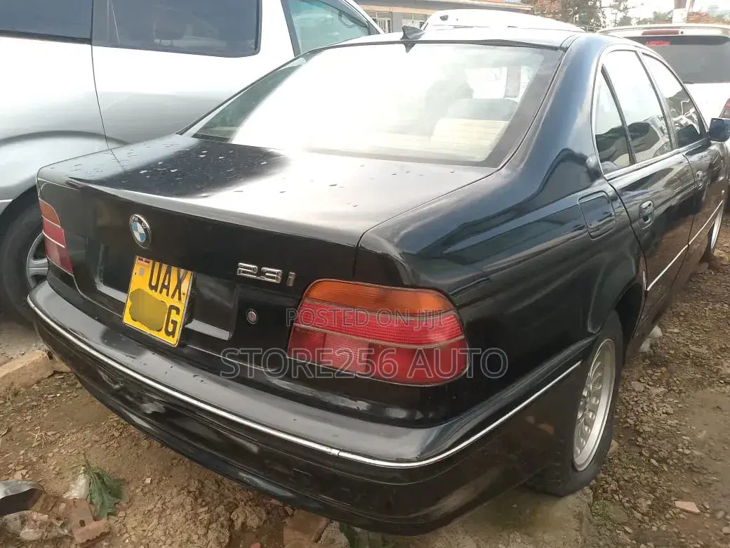 BMW 523i 2002 Black
