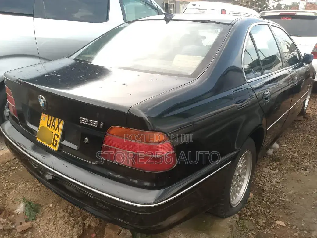 BMW 523i 2002 Black