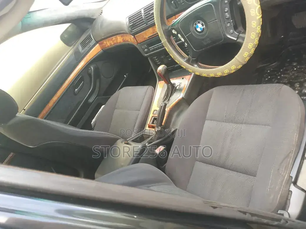 BMW 523i 2002 Black