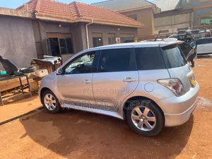 Toyota IST 2005 Silver