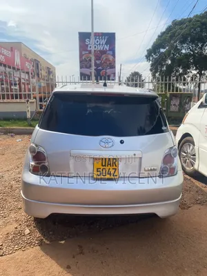 Toyota IST 2005 Silver