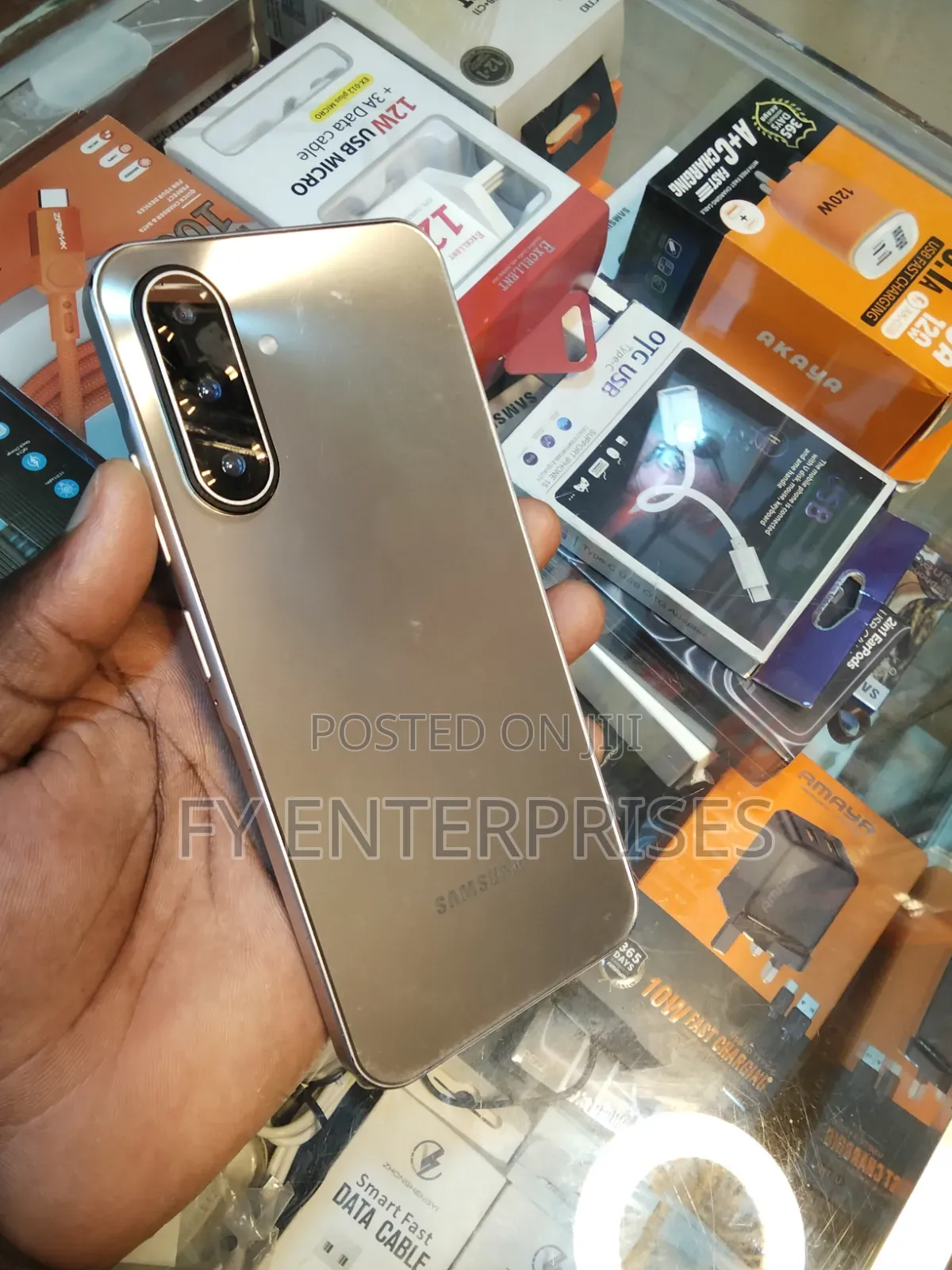New Samsung Galaxy A17 5G 256 GB Gold