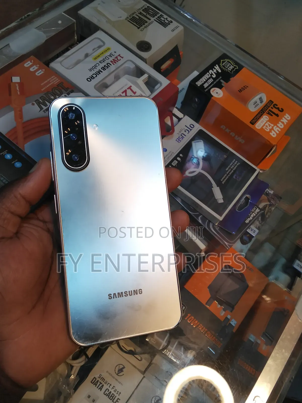 New Samsung Galaxy A17 5G 256 GB Gold