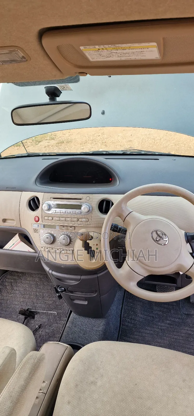 Toyota Sienta 2010 Gray