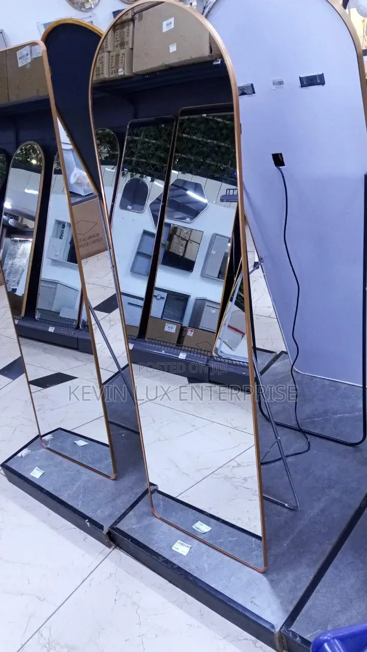 Fully Body Mirror Free Stand